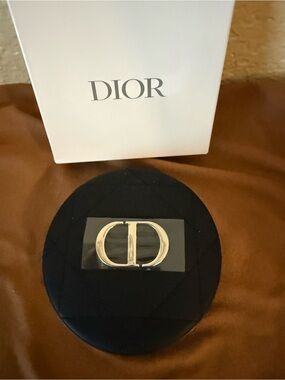 Dior beauty Compact Folding Pocket Mirror in black